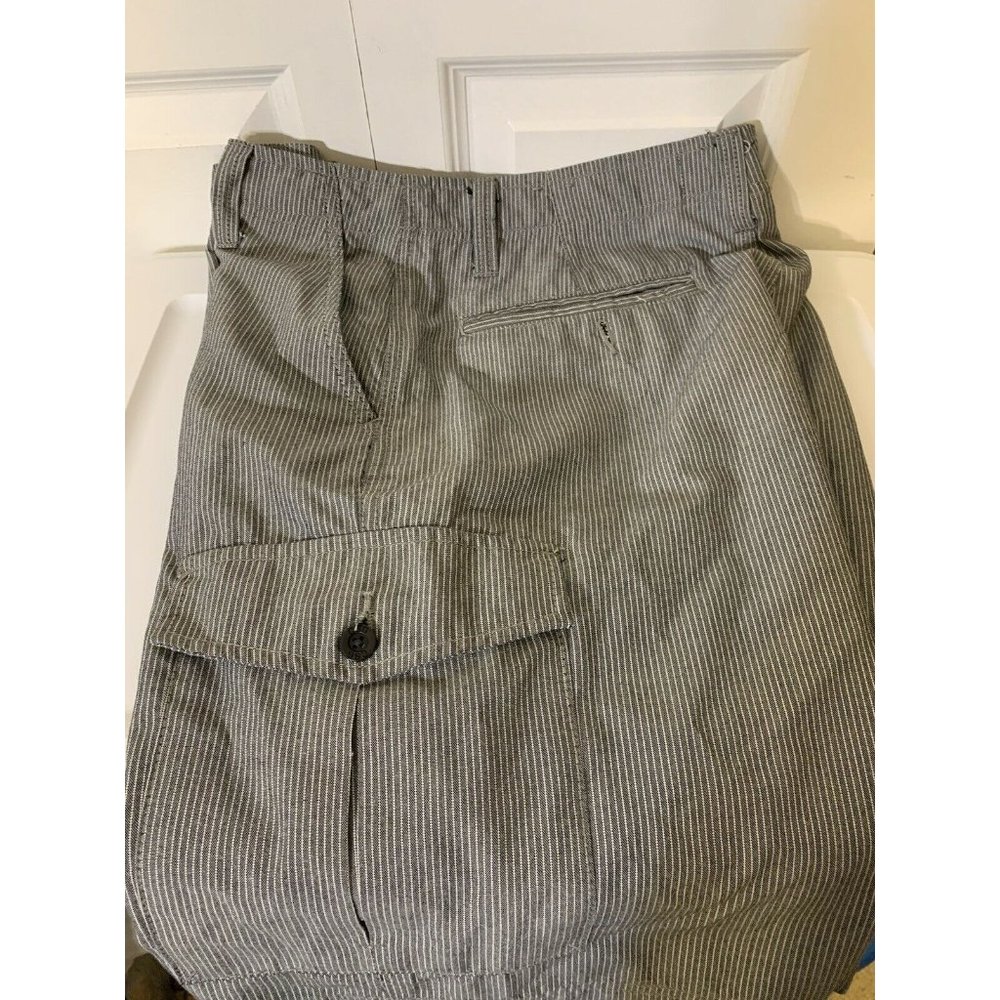 Champs‎ Sports Gear Men's Sz 34 Gray Striped Shorts